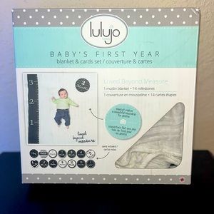 Lulujo “Loved Beyond Measure” Muslim Blanket with milestone cards